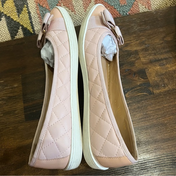 Salvatore Ferragamo “Rufina” $920 Quilted Leather Vara Bow Sneaker Flats US7.5 M - Picture 10 of 14